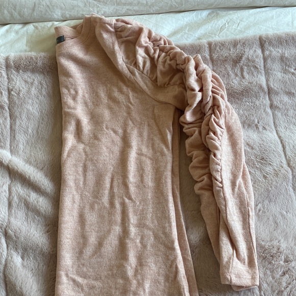 Ruffle detail sweater - Picture 2 of 2